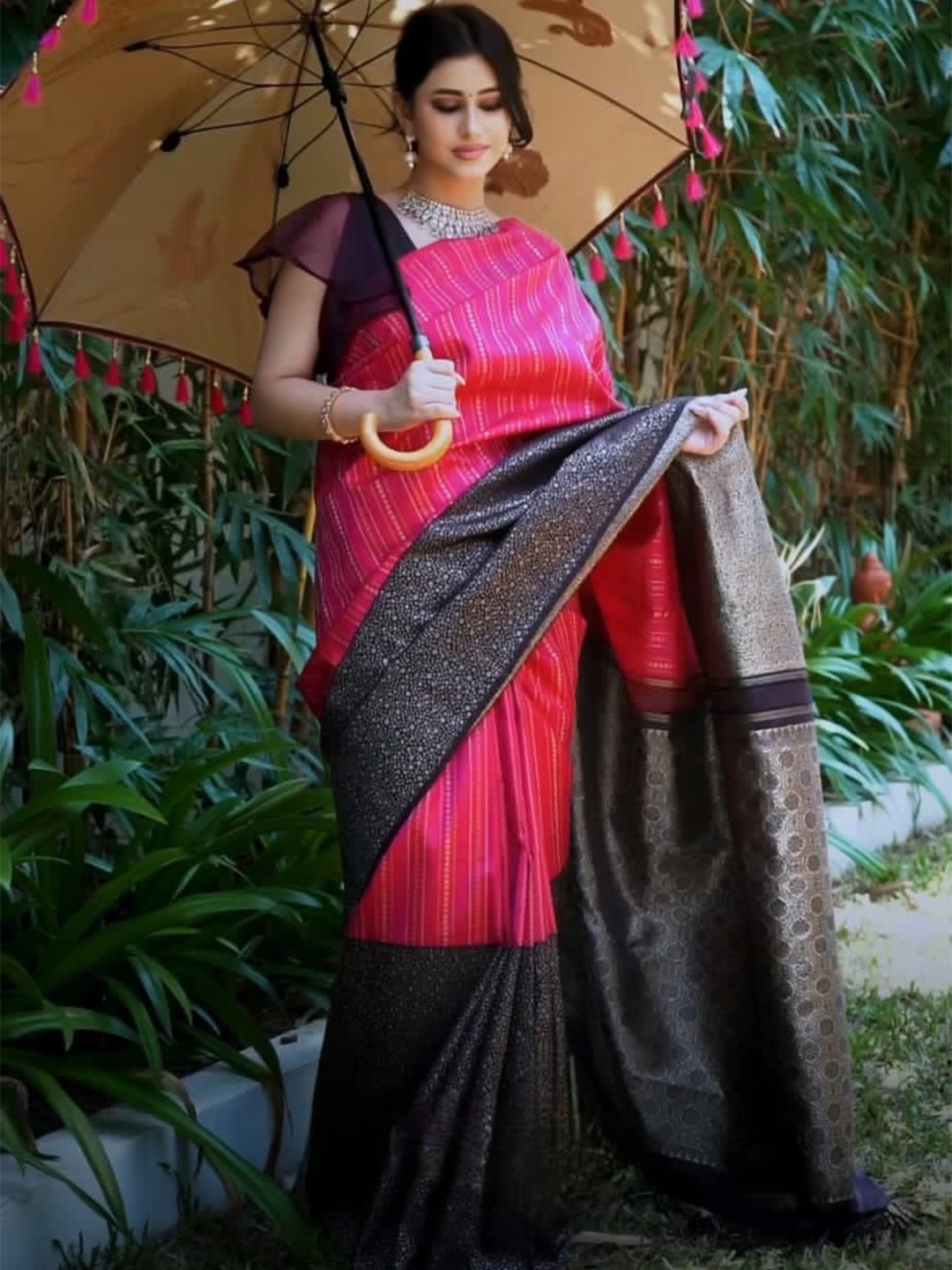 

MORLY Striped Woven Design Zari Kanjeevaram Saree, Pink