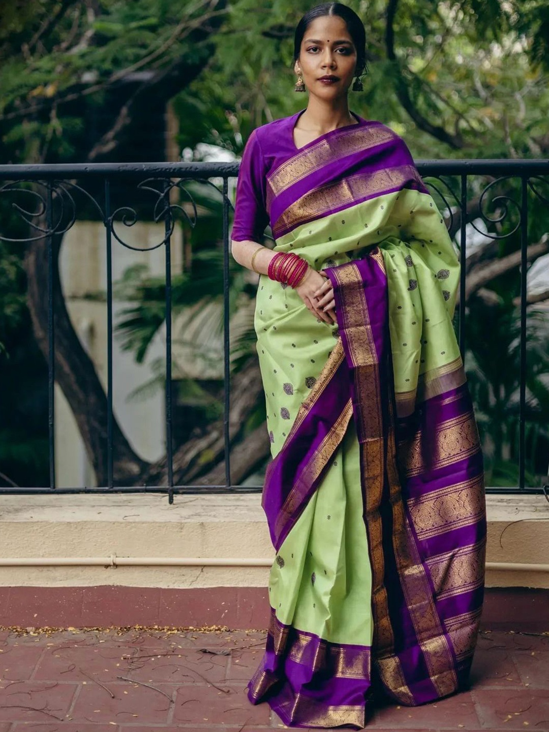 

MORLY Floral Woven Design Zari Kanjeevaram Saree, Sea green