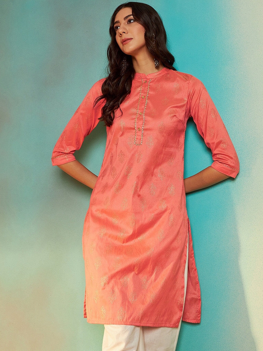

Sangria Ethnic Motif Foil Printed Sleeveless Straight Kurta, Peach
