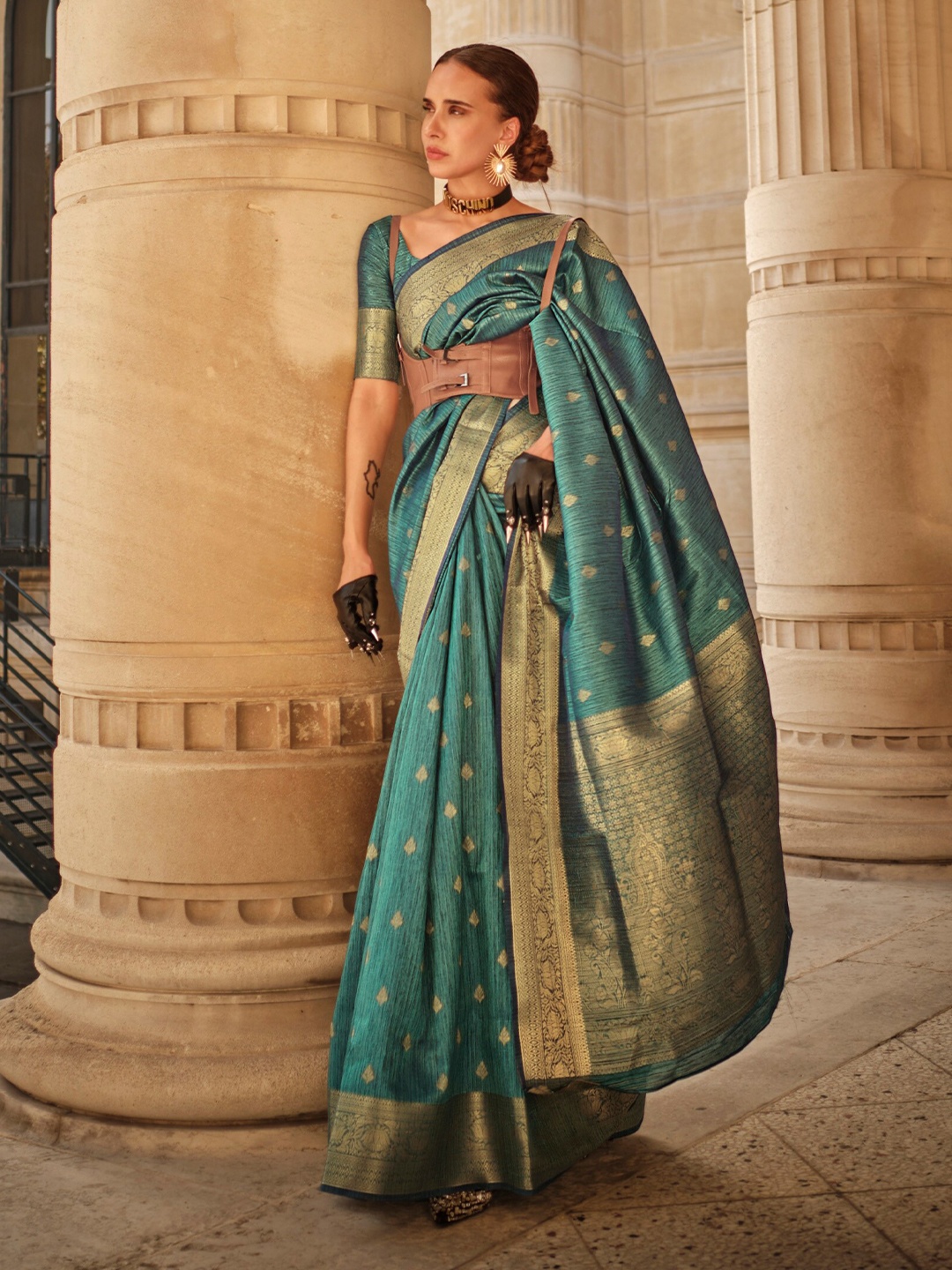 

elora Floral Woven Design Zari Saree, Teal