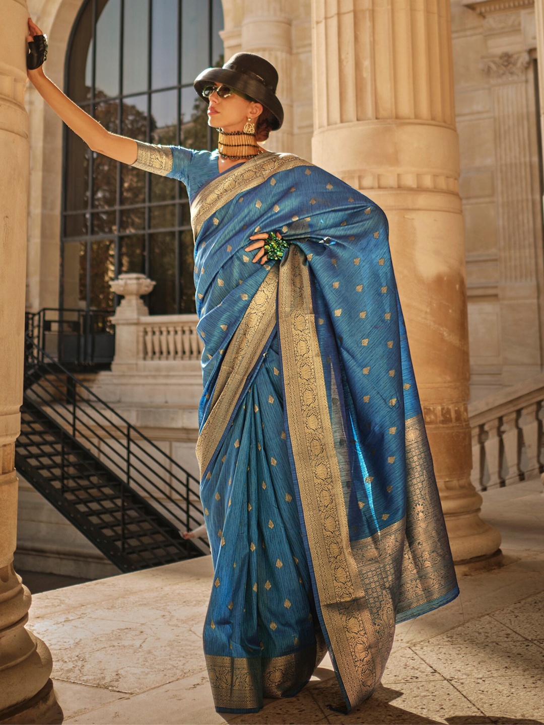 

elora Floral Woven Design Zari Saree, Blue