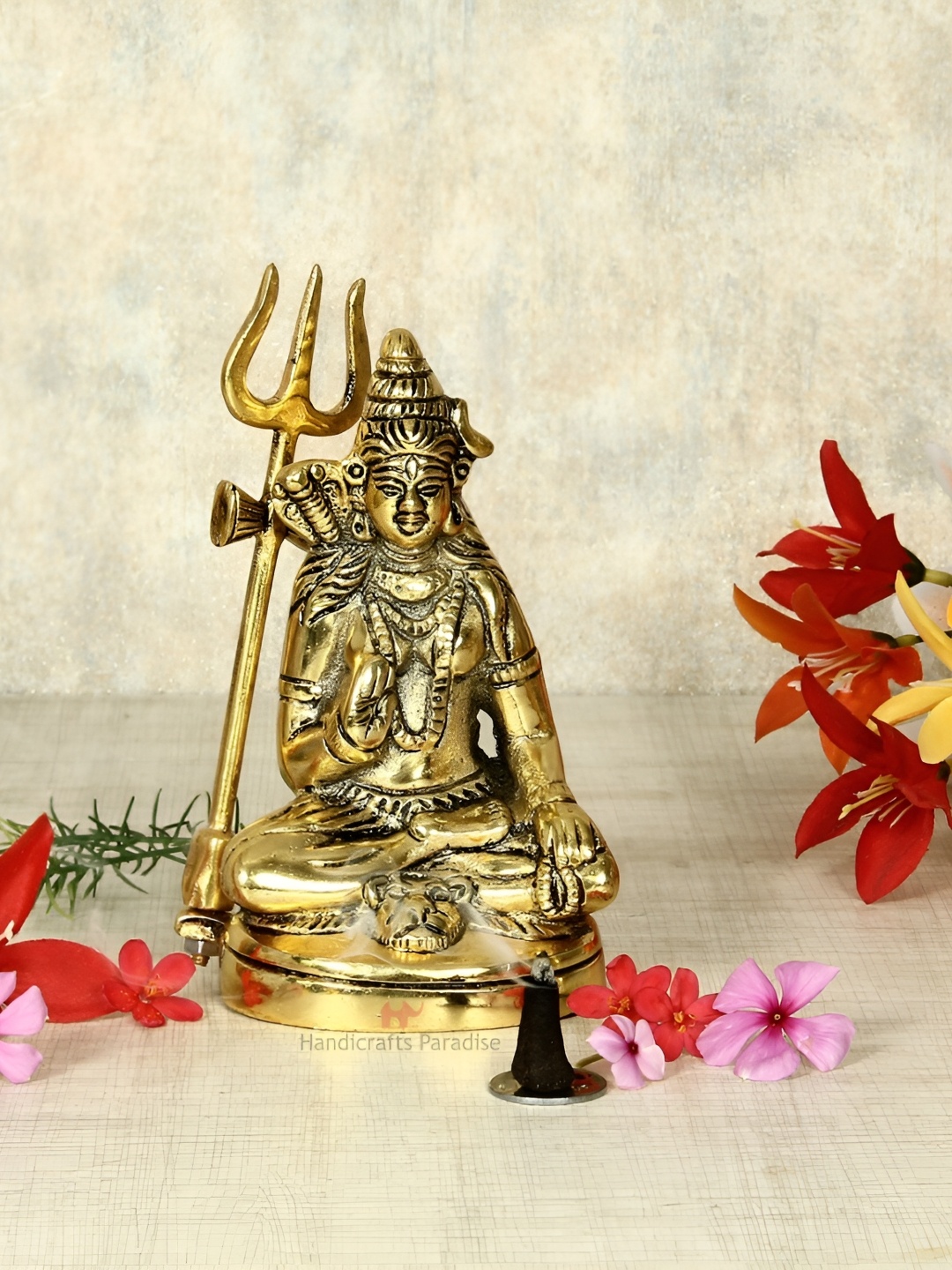 

HANDICRAFTS PARADISE Gold-Toned Religious Idol Showpiece