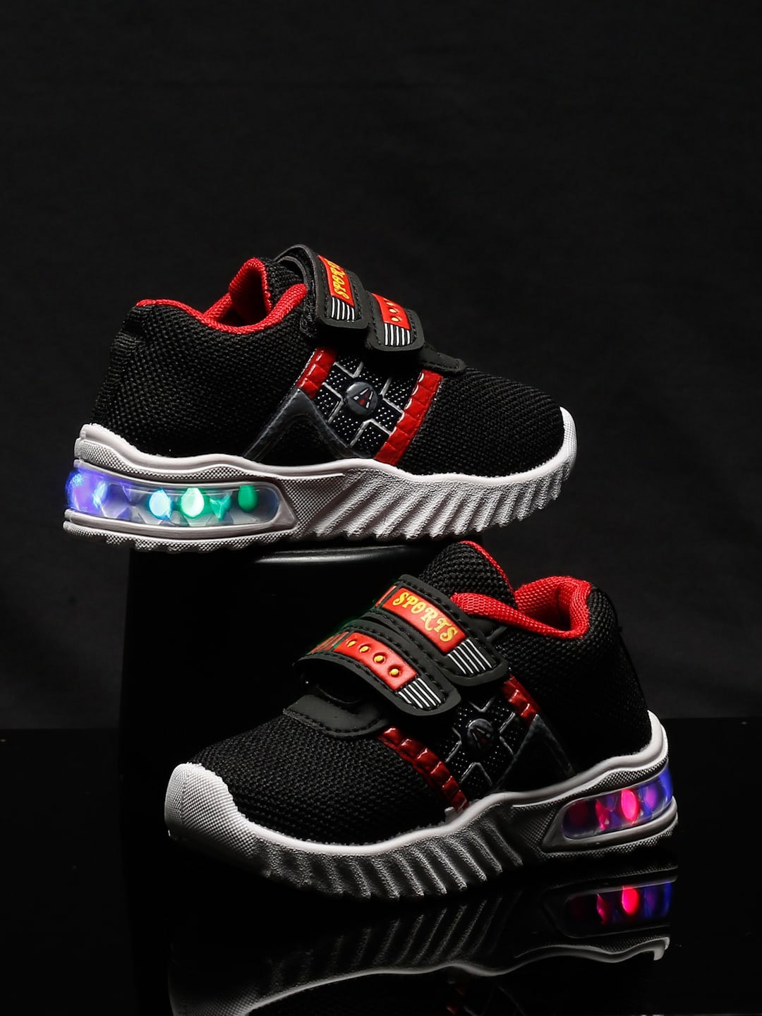 

Tiny Bugs Boys Perforations Lightweight LED Detail Sneakers, Black