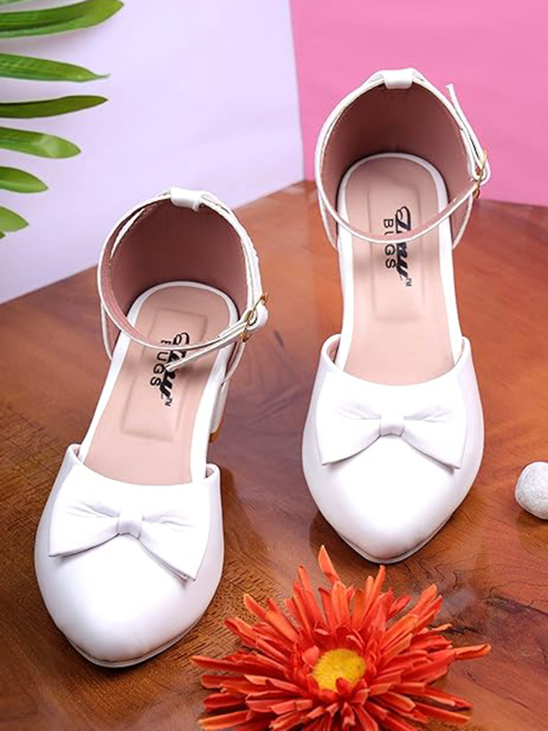 

Tiny Bugs Girls Round Toe Block Pumps With Bow, White