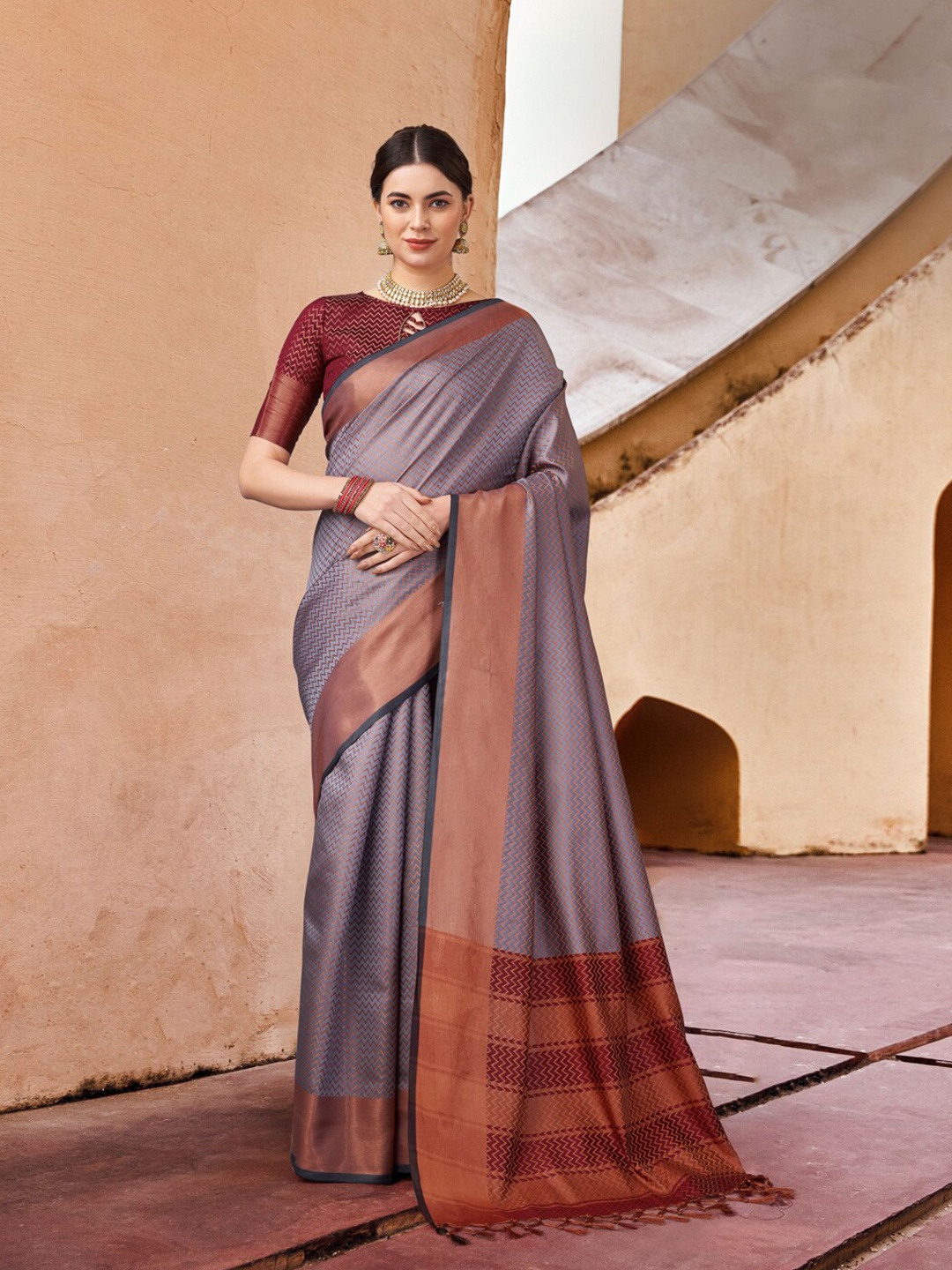 

KALINI Geometric Woven Design Silk Ikat Saree, Grey