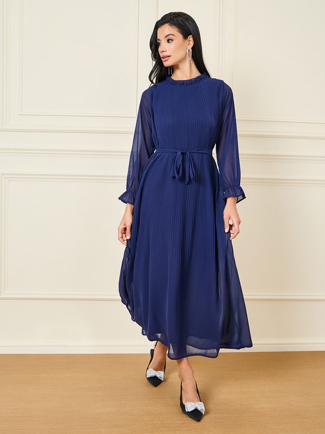 

Styli Bell Sleeves Pleated Tie Up Maxi Dress, Blue