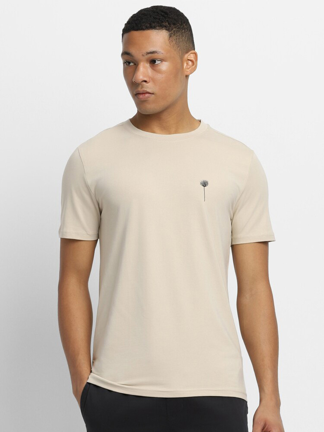 

FOREVER 21 Round Neck Casual T-shirt, Beige