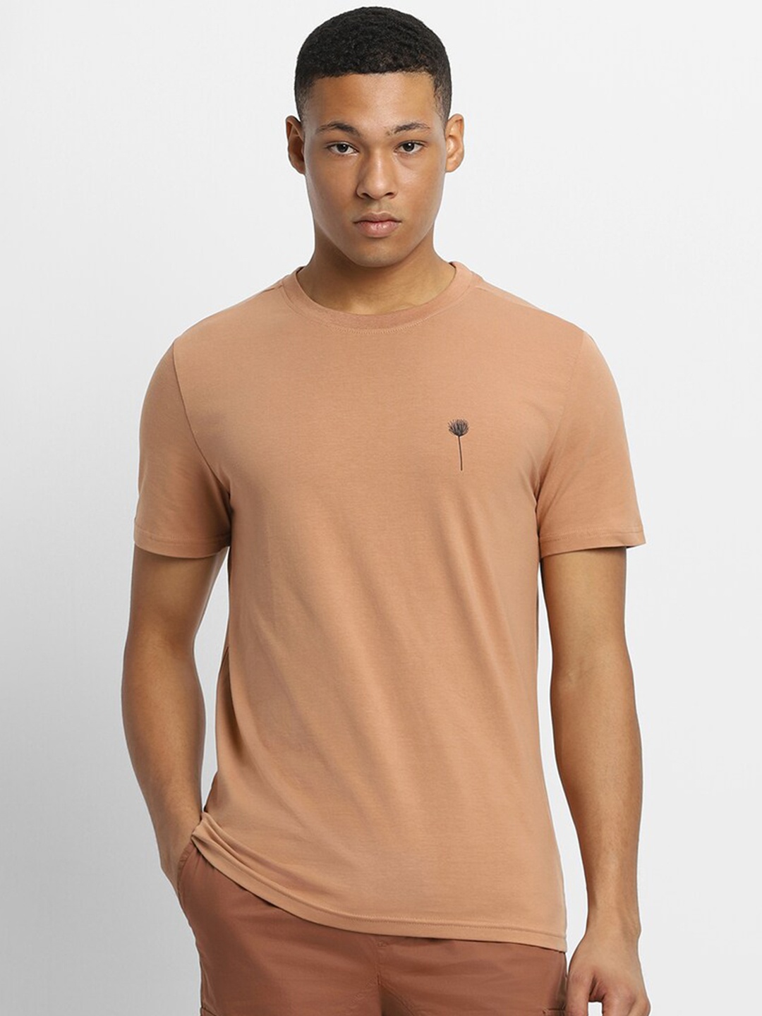 

FOREVER 21 Round Neck Casual T-shirt, Brown