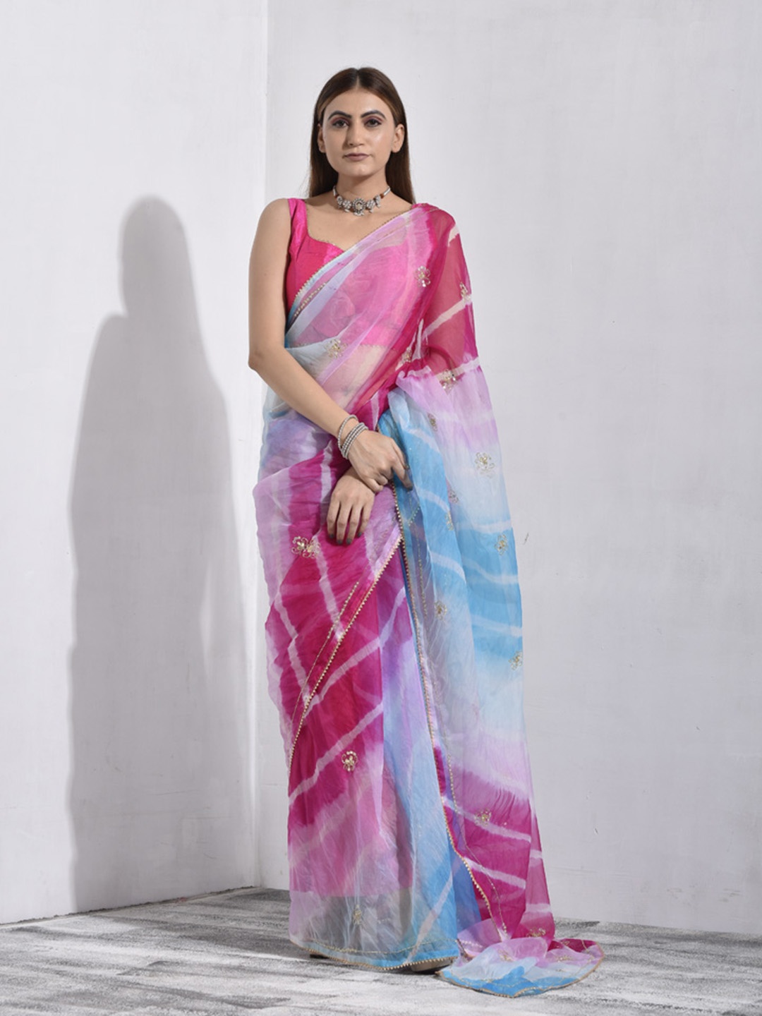 

sutra attire Striped Leheriya Tissue Saree, Pink