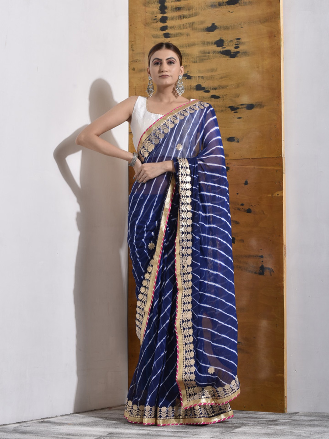 

sutra attire Leheriya Printed Pure Chiffon Saree, Blue