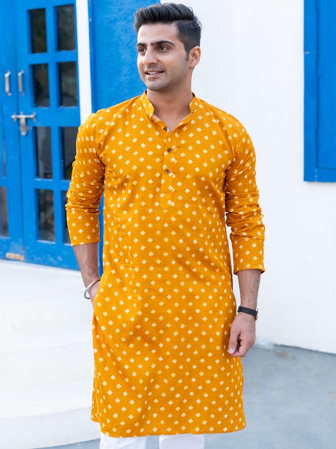 

Shasak Mandarin Collar Long Sleeves Geometric Printed Cotton Straight Kurta, Yellow