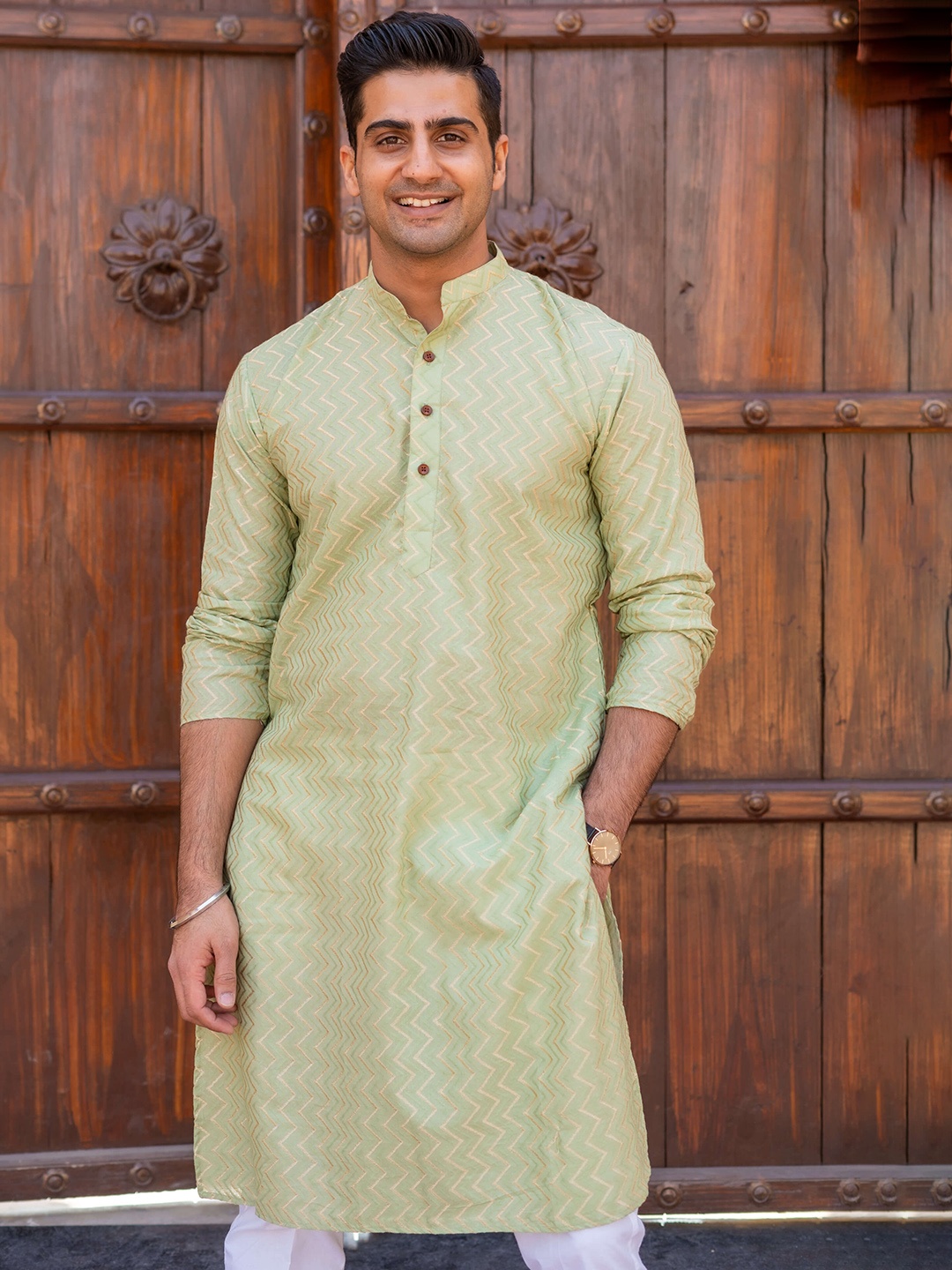

Shasak Geometric Embroidered Cotton Straight Kurta, Green