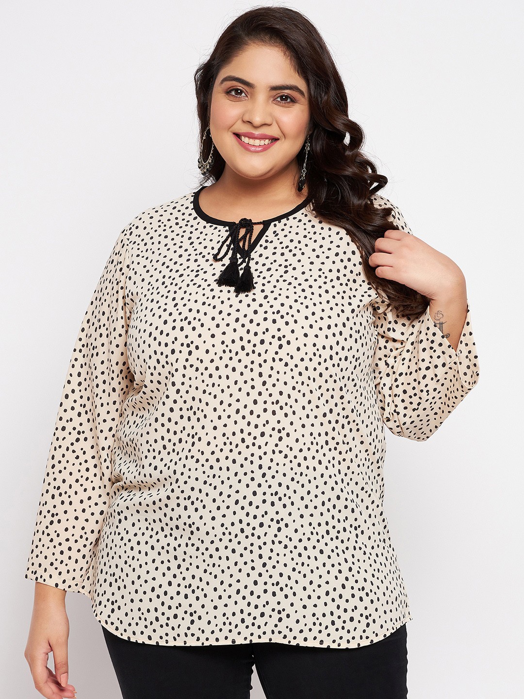 

VINAAN Geometric Printed Tie-Up Neck Top, White
