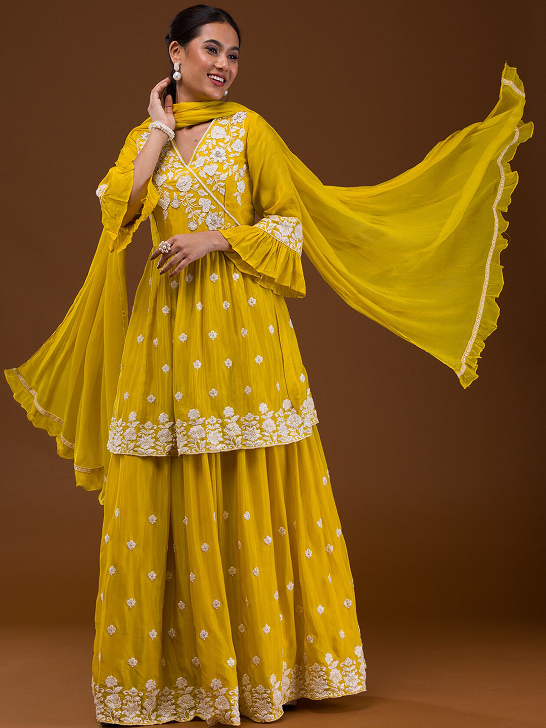 

Koskii V Neck Floral Embroidered Empire Thread Work Anarkali Kurta with Skirt & Dupatta, Yellow