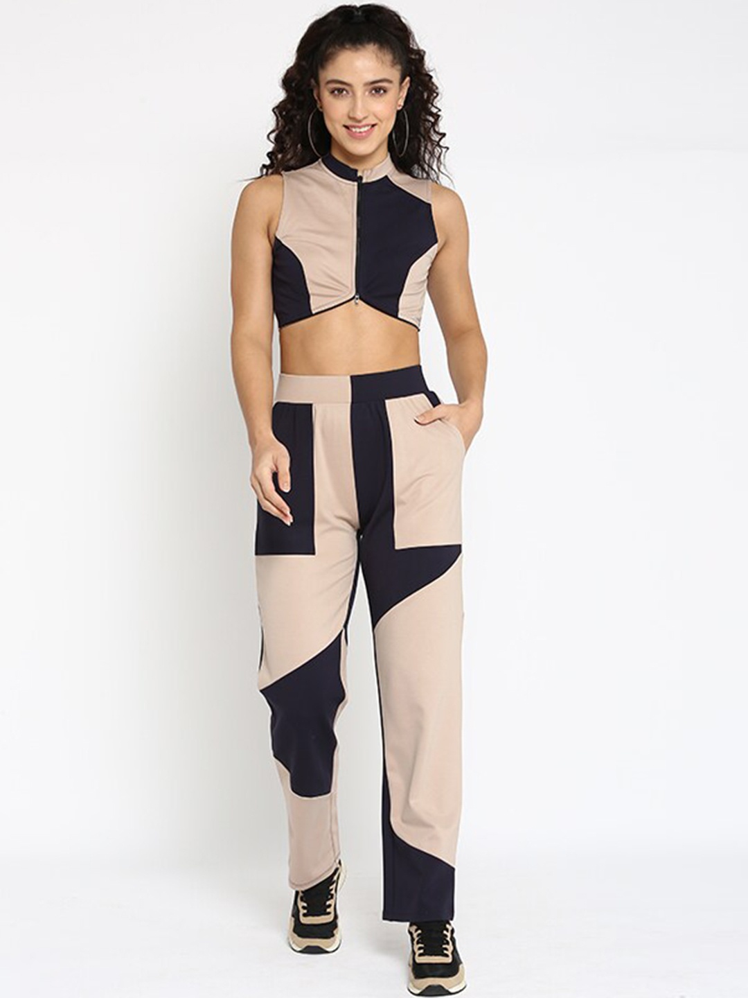 

Muvazo Colourblocked Crop Top With Trousers Co-Ords, Beige