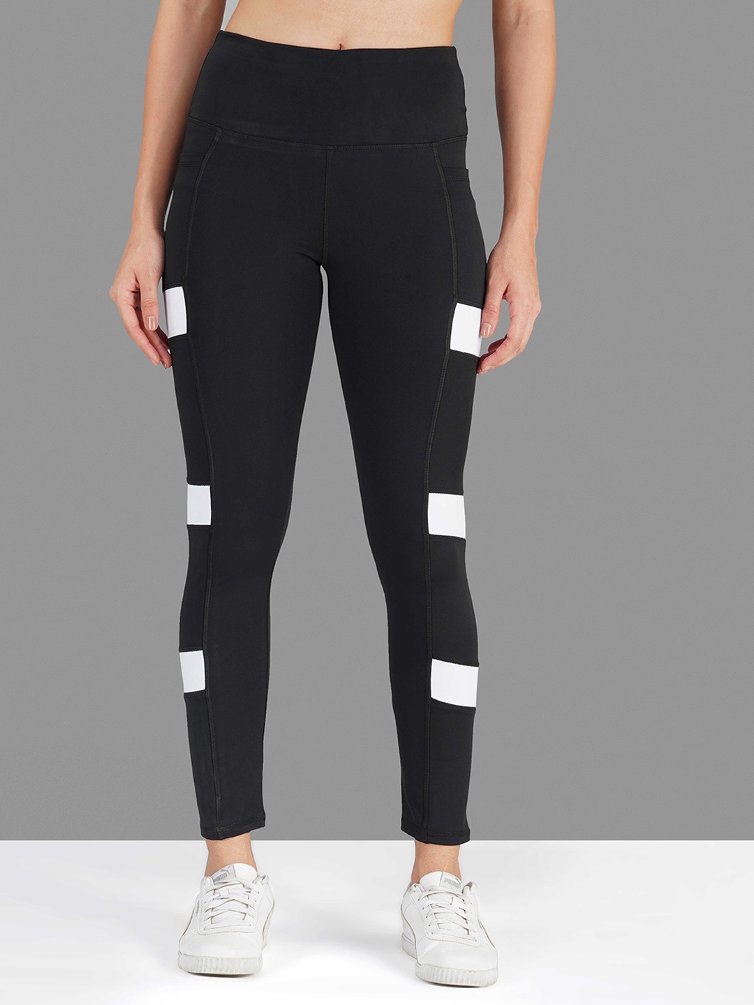 

KRONMENINEN Women Mid Rise Relaxed-Fit Rapid-Dry Tights, Black