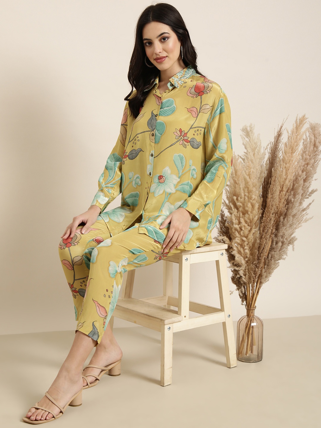 

SHOWOFF Floral Printed Long Sleeves Shirt With Trouser, Green