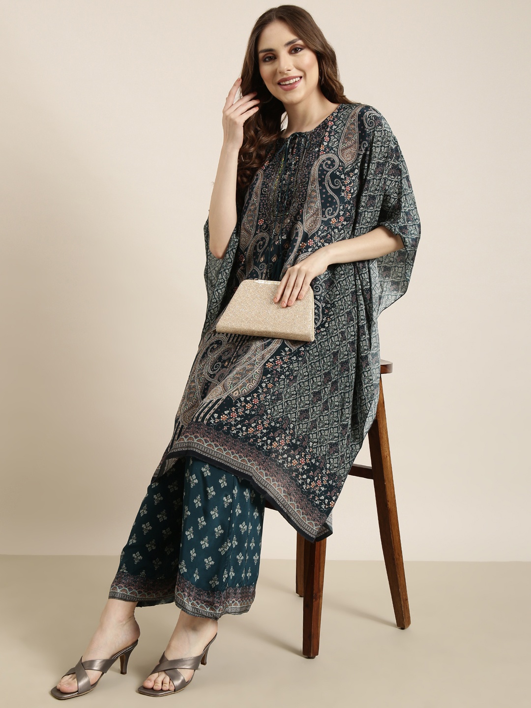 

SHOWOFF Paisley Printed Flared Sleeves Kaftan Kurta with Palazzos, Teal