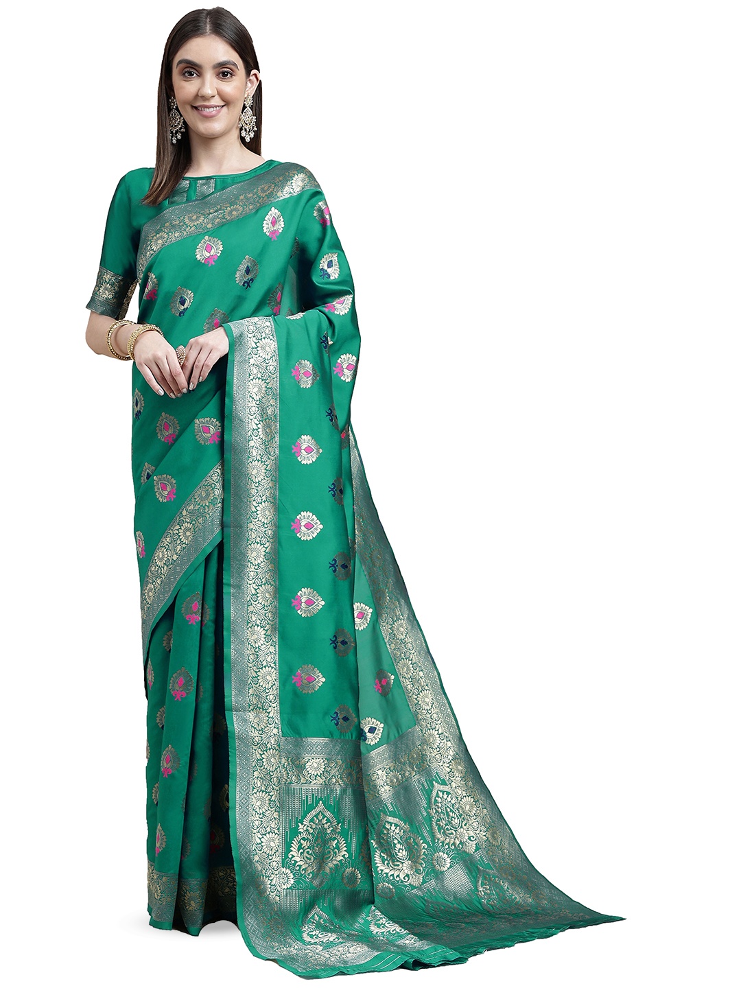 

MANVAA Ethnic Motifs Woven Design Zari Kanjeevaram Saree, Green