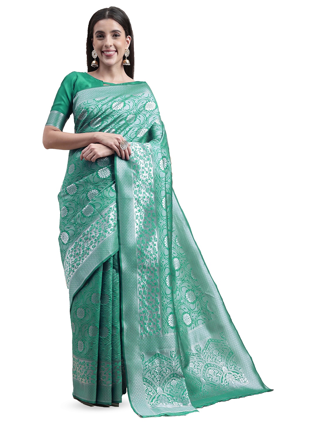 

MANVAA Ethnic Motifs Woven Design Zari Kanjeevaram Saree, Green