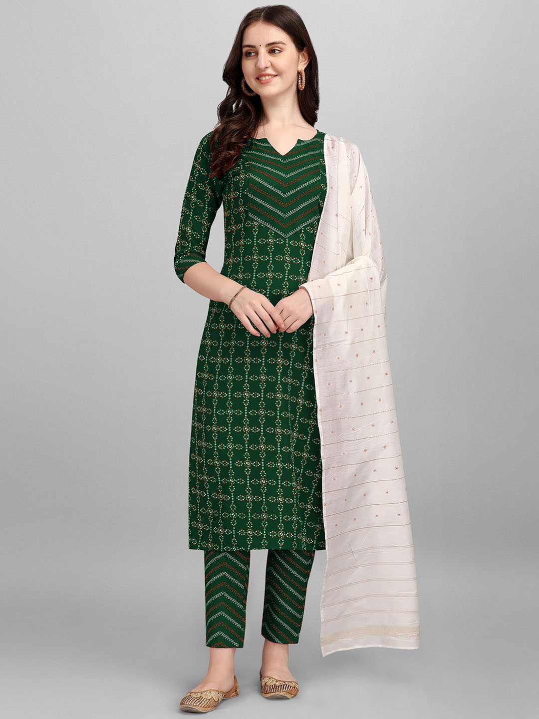 

WILNERCROWN Bandhani Printed Pure Cotton Straight Kurta With Trousers & Dupatta, Green