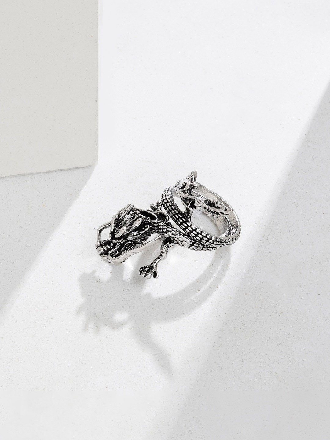 

JOKER & WITCH Men Silver-Plated Drakon Ancient Finger Ring