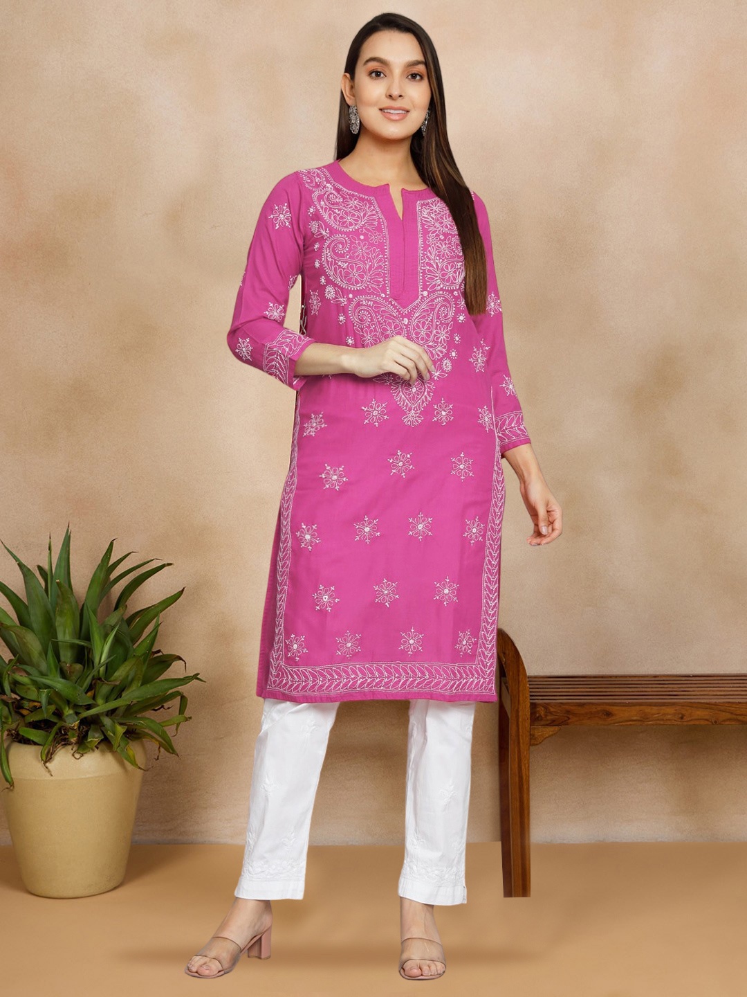 

PARAMOUNT CHIKAN Ethnic Motifs Yoke Design Chikankari Cotton Straight Kurta, Pink