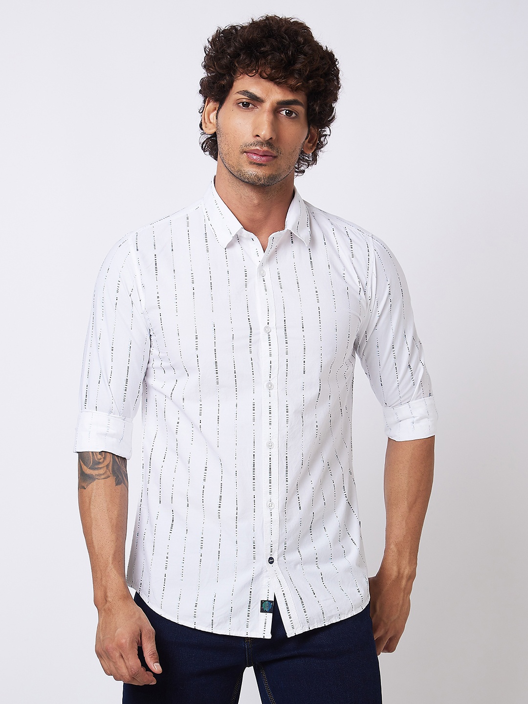 

SPYKAR Vertical Striped Spread Collar Long Sleeves Cotton Casual Shirt, White