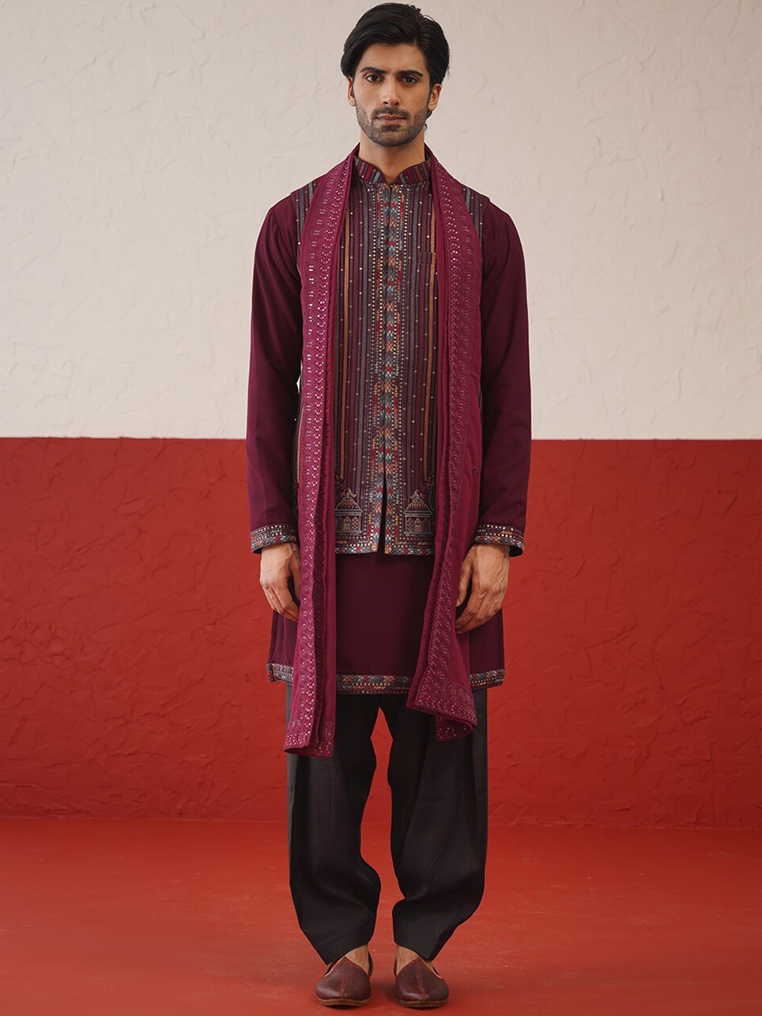 

KALPRAAG Ethnic Motifs Embroidered Sequinned Straight Jacket Kurta Set, Purple