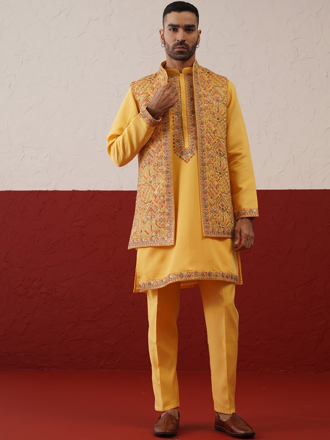 

KALPRAAG Mandarin Collar Long Sleeves Thread Work Kurta Set, Yellow