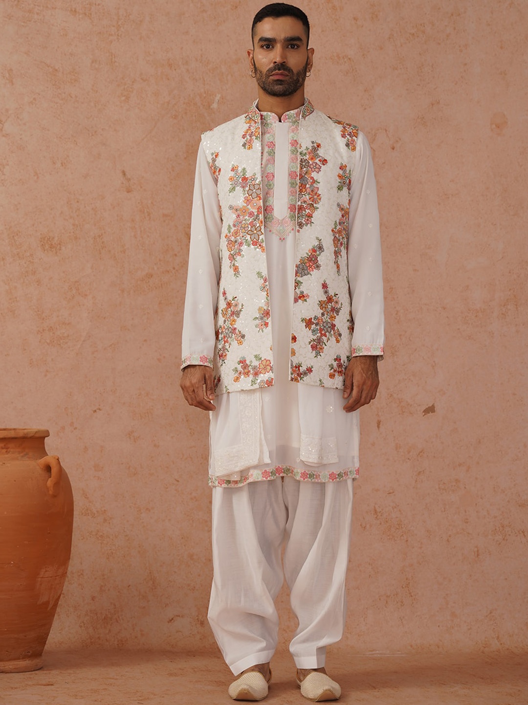 

KALPRAAG Men Floral Yoke Design Sequinned Kurta with Patiala, White