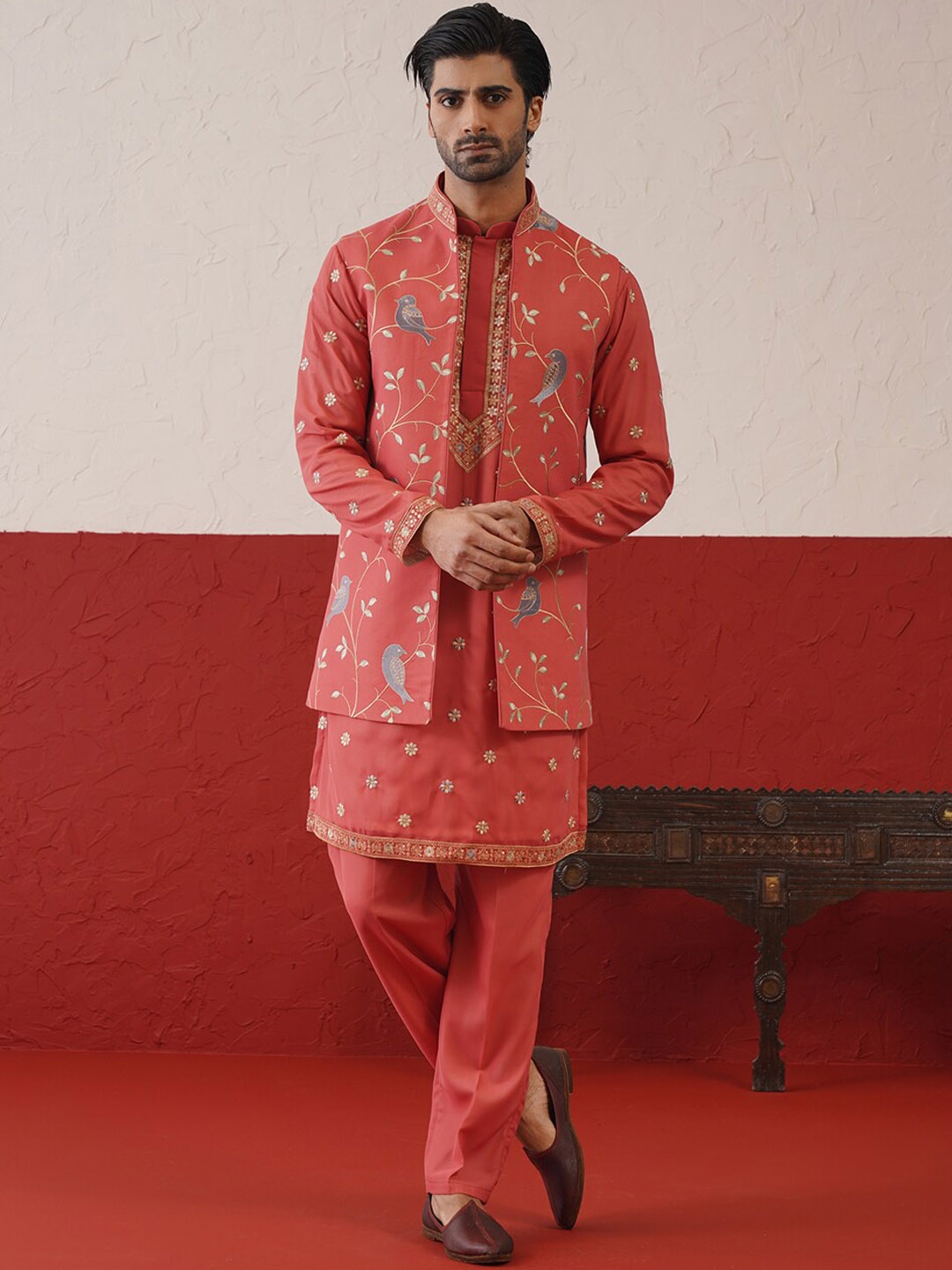 

KALPRAAG Floral Mandarin Collar Long Sleeves Thread Work Kurta Set, Red