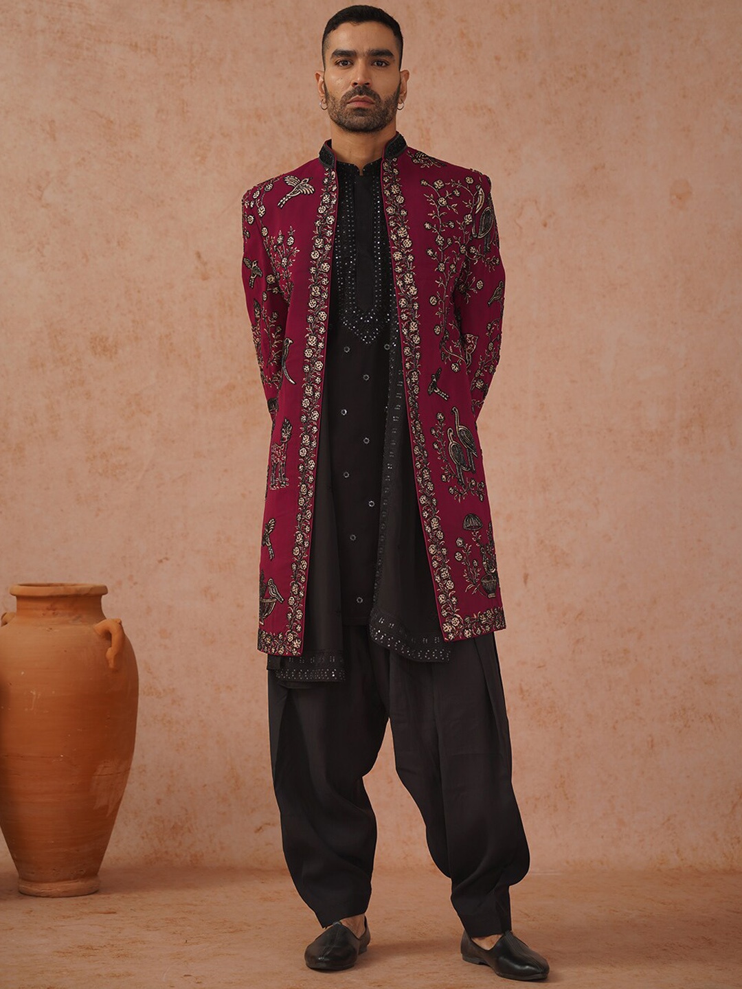

KALPRAAG Ethnic Motifs Embroidered Sequinned Straight Kurta Set, Purple