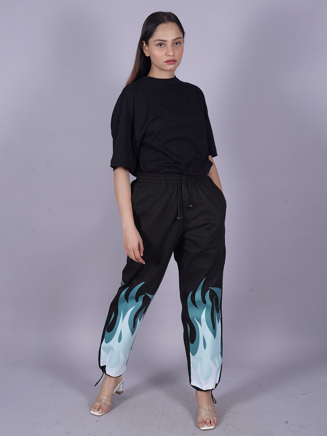 

VYVE Women Relaxed Graphic Printed Cargo Trousers, Black