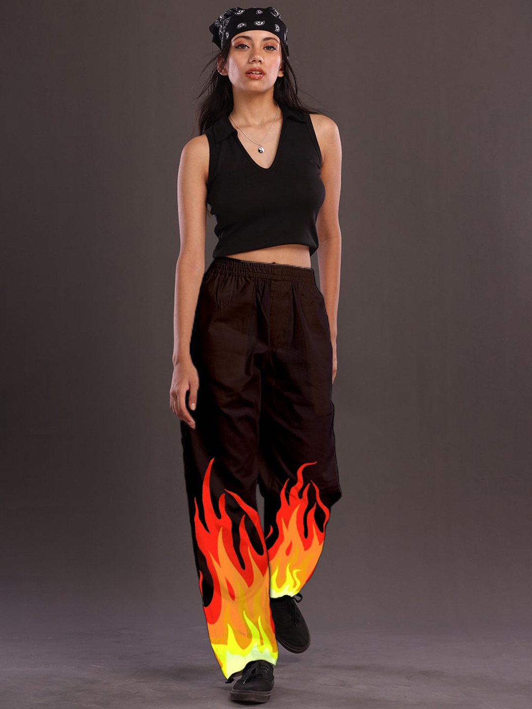 

VYVE Women Relaxed Graphic Printed Cargo Trousers, Black