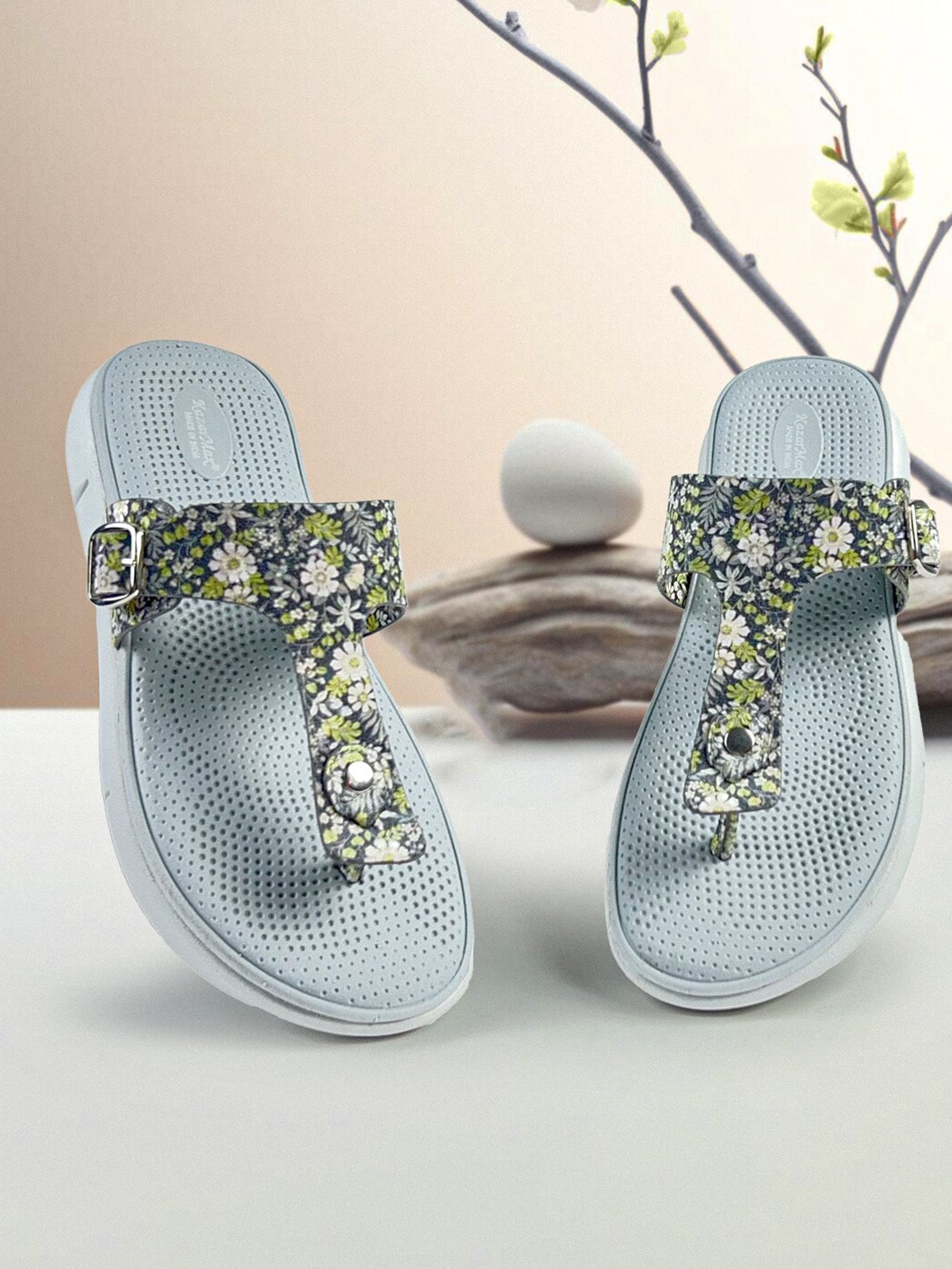 

KazarMax Floral Printed T-Strap Flats, Grey