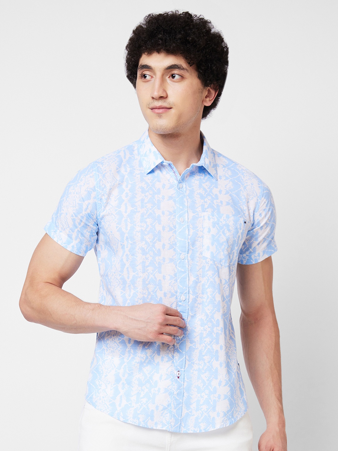 

SPYKAR Abstract Printed Spread Collar Cotton Casual Shirt, Blue