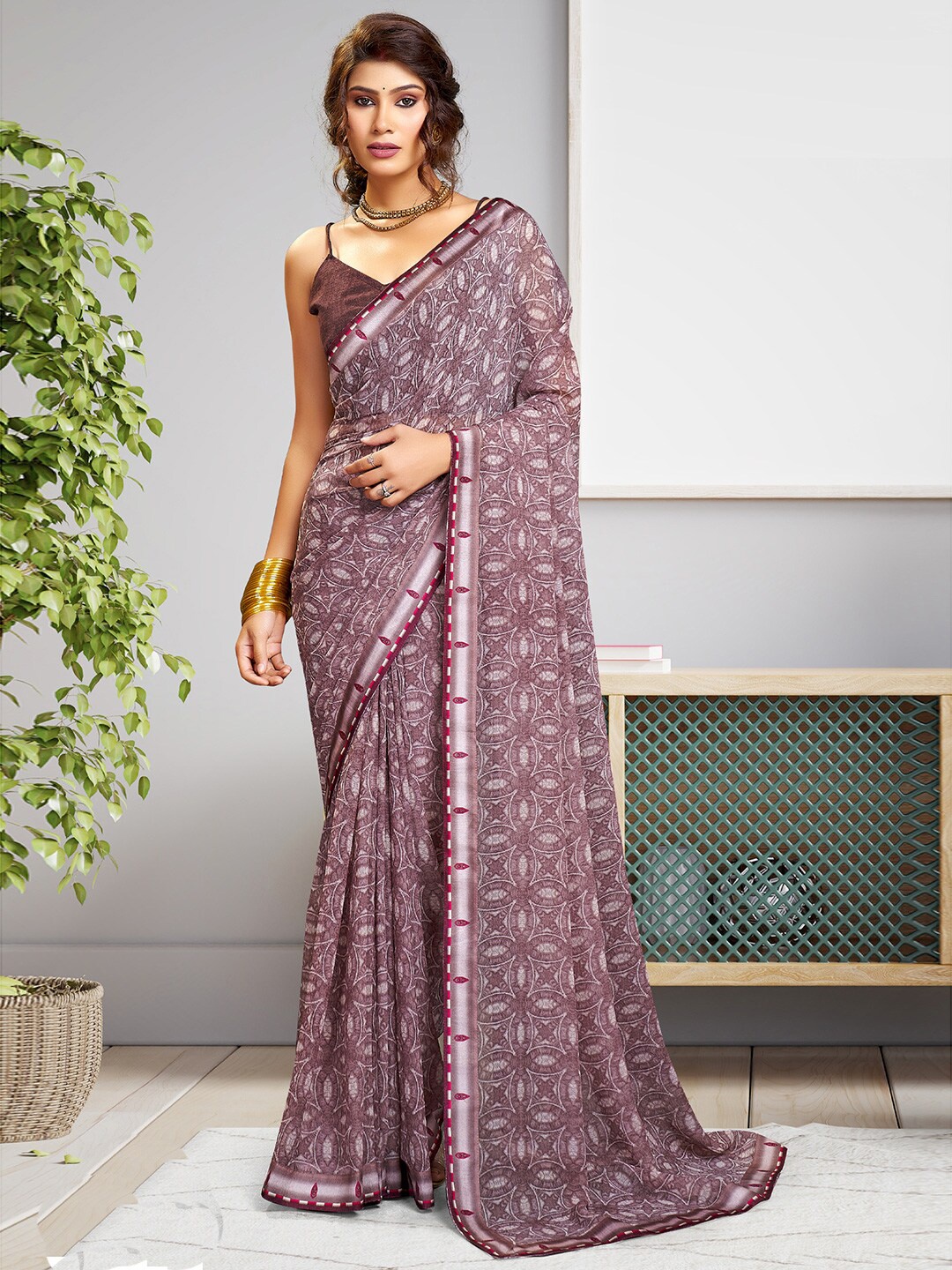 

SANSKAR Geometric Printed Georgette Saree, Brown