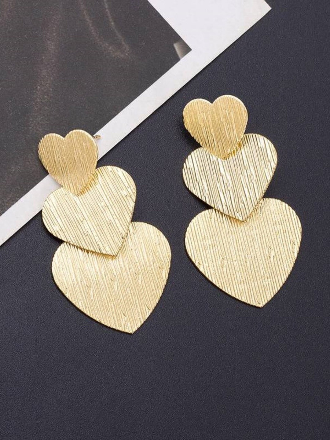 

EL REGALO Heart Shaped Drop Earrings, Gold