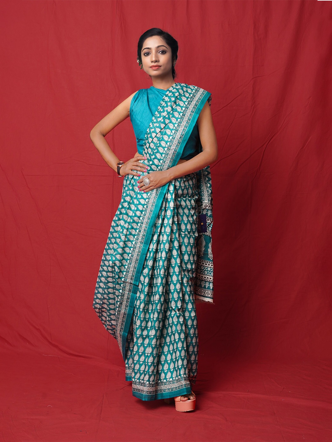 

Unnati Silks Ethnic Motifs Handloom Block Print Saree, Green