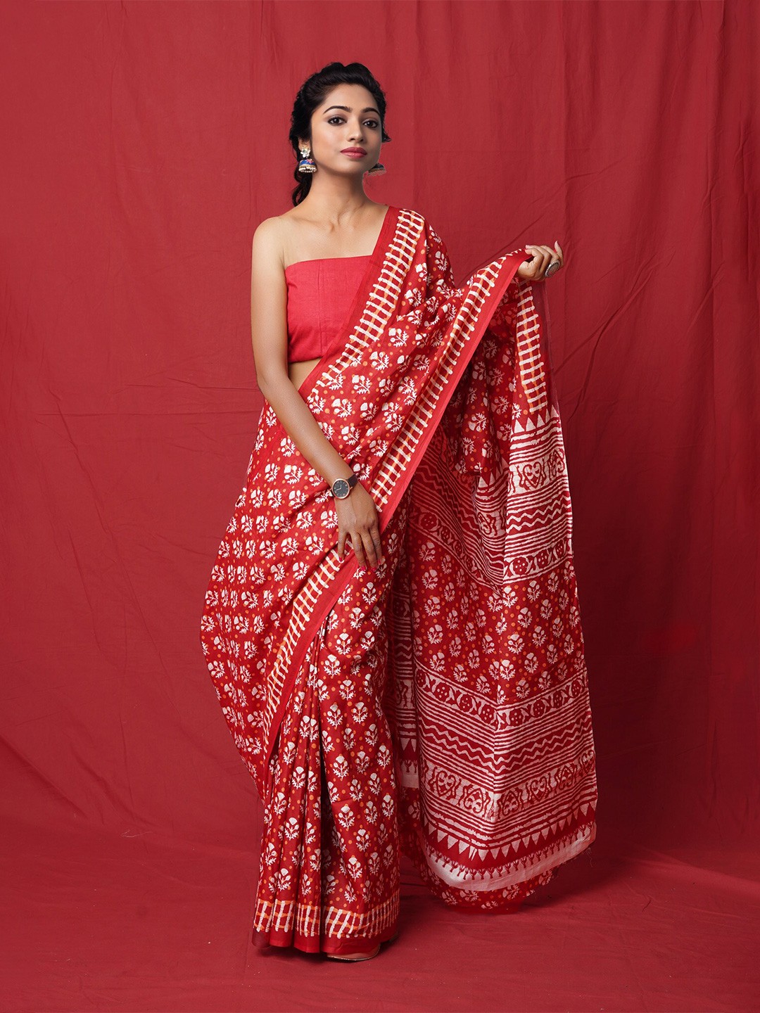

Unnati Silks Ethnic Motifs Handloom Block Print Saree, Red