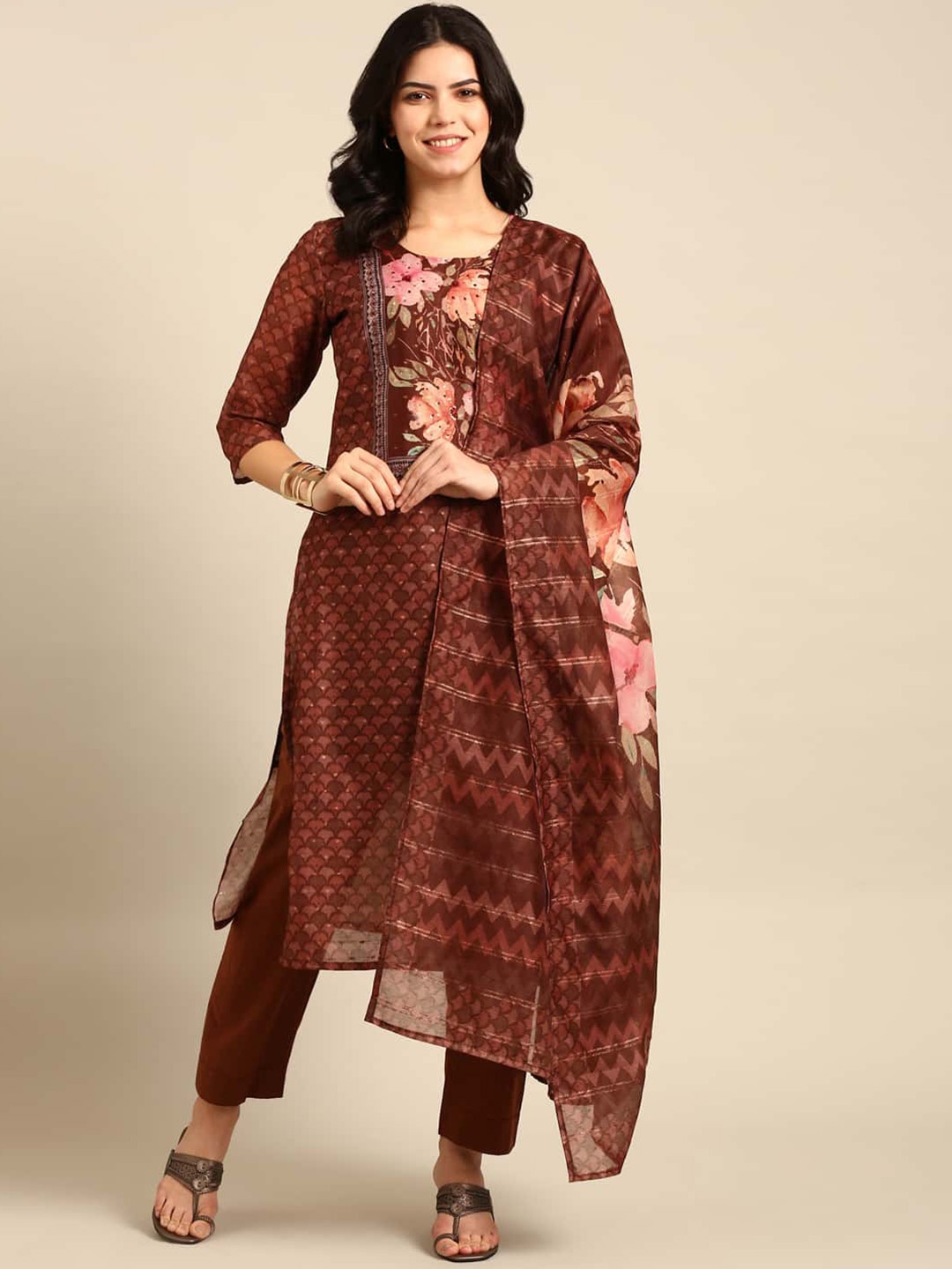 

Stylefables Floral Embroidered Regular Kurta with Trousers & Dupatta, Red