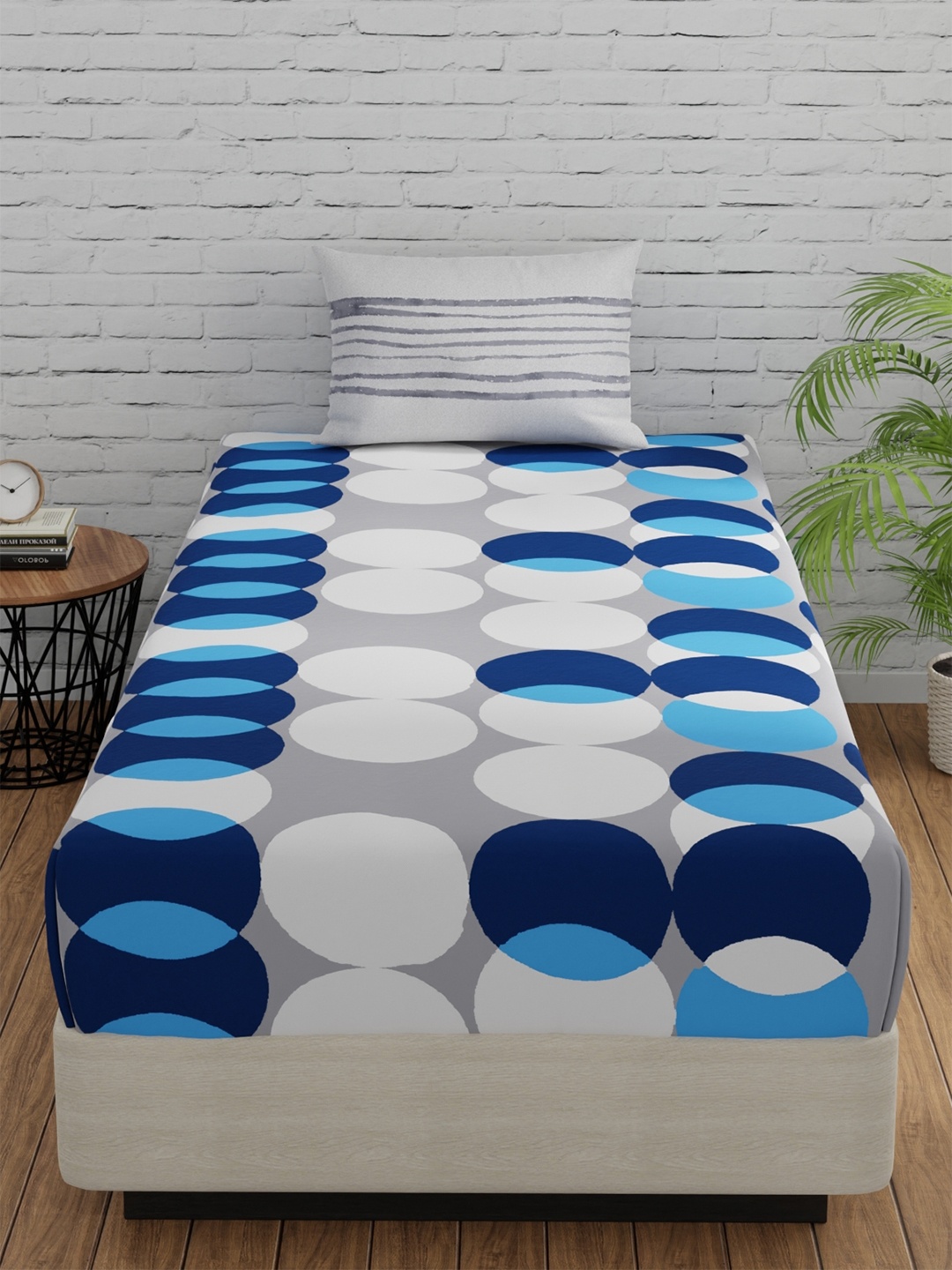 

Huesland Blue & White Geometric 144 TC Cotton Single Bedsheet with 1 Pillow Cover