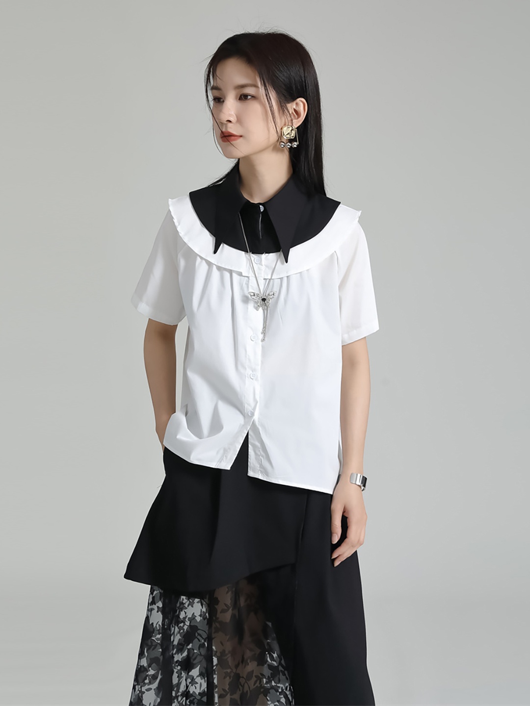 

JC Collection Above the Keyboard Collar Short Sleeves Casual Shirt, White