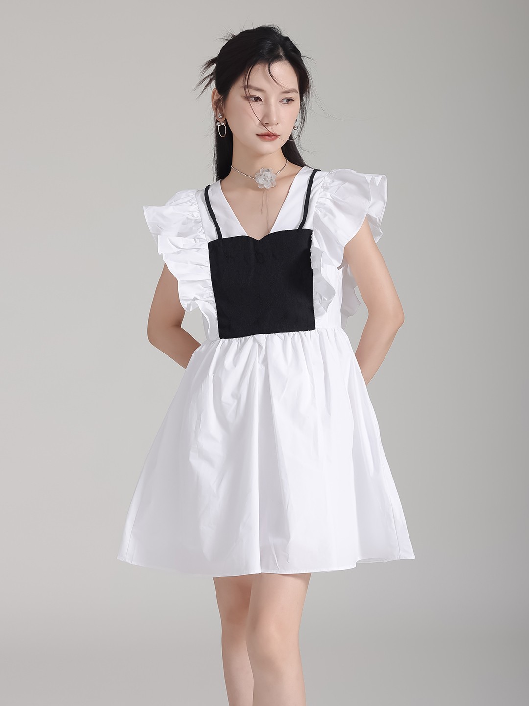 

JC Collection Colourblocked V-Neck Flutter Sleeve Fit & Flare Dress, White