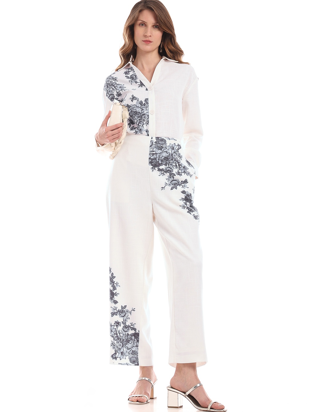 

Vero Moda Women Floral Printed Straight Fit High-Rise Trousers, White