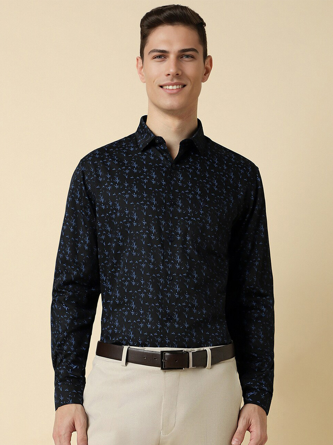 

Allen Solly Slim Fit Floral Printed Spread Collar Pure Cotton Formal Shirt, Black