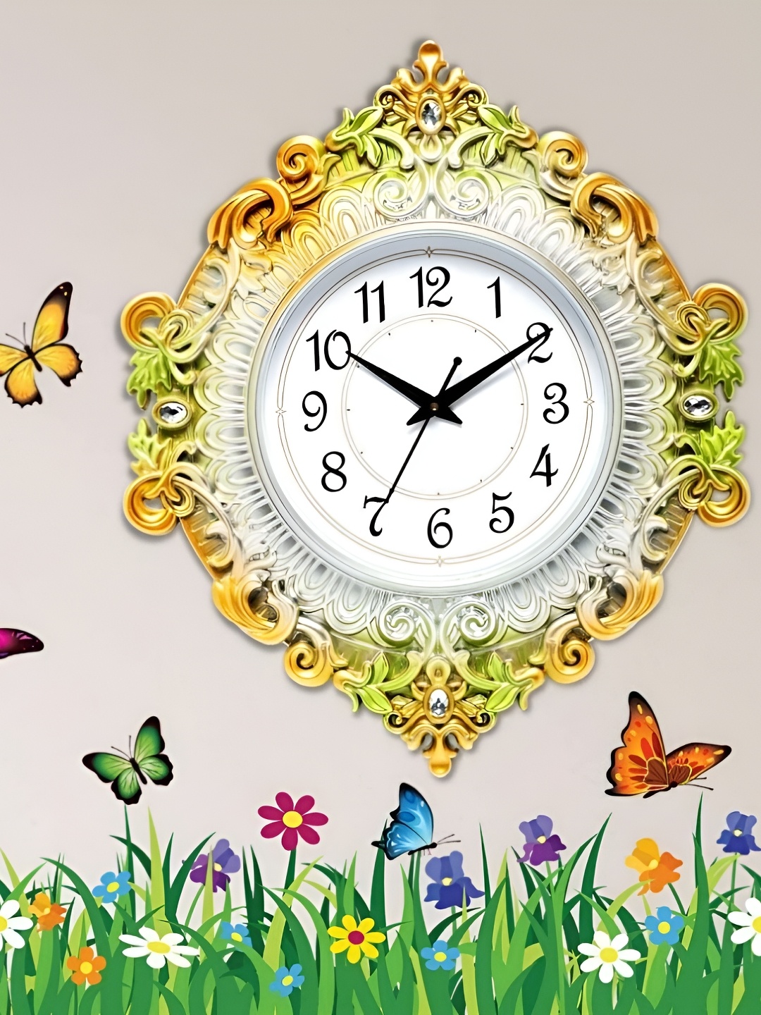 

Attractionz Green & White Textured Round Shaped Contemporary Wall Clock