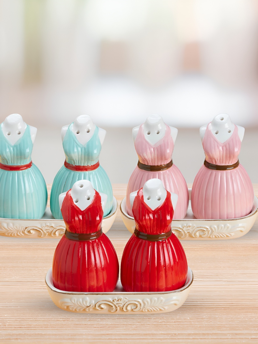 

Kookee Blue & Pink 3 Pieces Textured Ceramic Salt & Pepper With Tray, Red