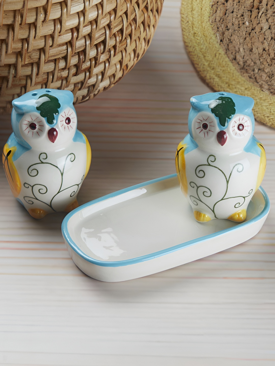 

Kookee Blue & White 3 Pieces Owl Design Ceramic Salt & Pepper With Tray